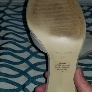 Gorgeous tan 9 West slip ons